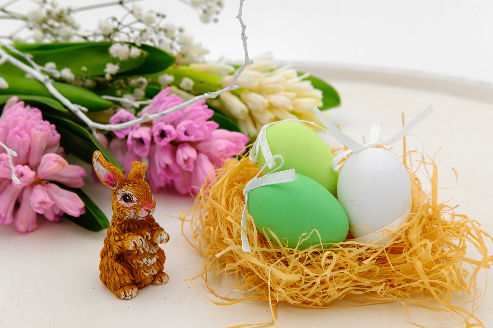 easter-eggs-3257098_1920.jpg